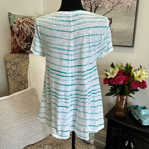 Crown & Ivy White and Green Graphic Short Sleeve T-Shirt - Picture 4 of 7